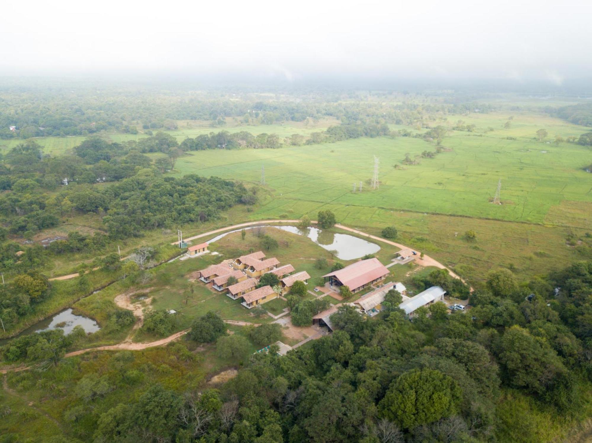 Kumbukgaha Villa Sigiriya Bagian luar foto