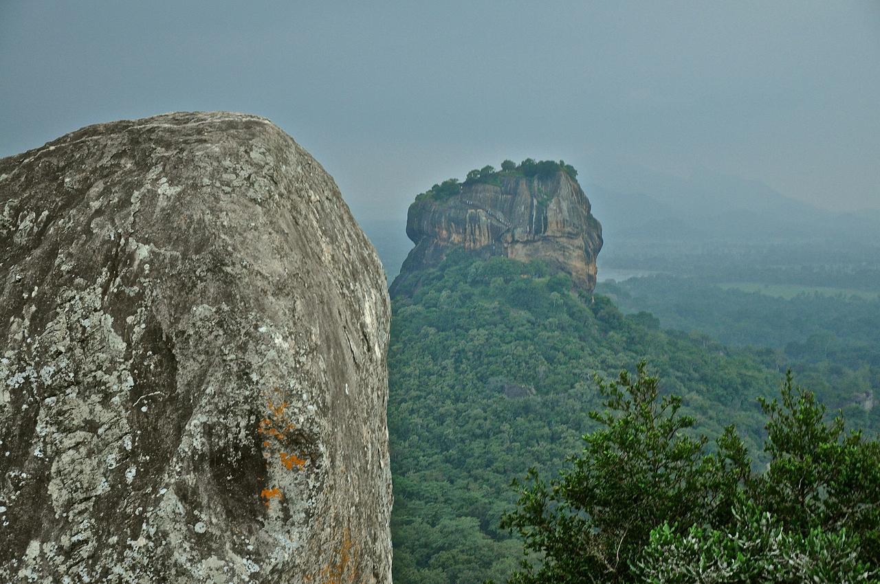 Kumbukgaha Villa Sigiriya Bagian luar foto